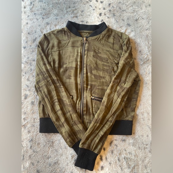 Me Jane - Picture 2 of 2